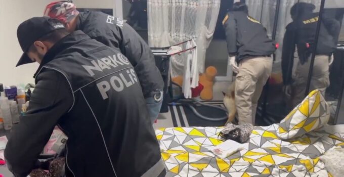 ‘Zehir tacirlerine geçit yok’: Kahta’da uyuşturucu operasyonu 