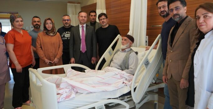 BAŞHEKİM TURGUT’TAN KORNEA NAKLİ HASTALARINA ZİYARET