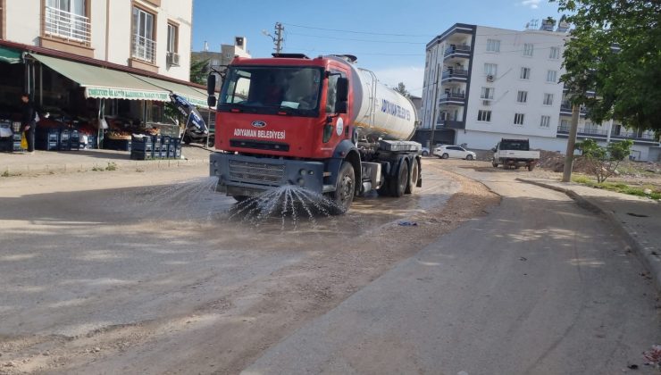 BELEDİYE TEMİZLİK İŞLERİNDE DURMAK YOK
