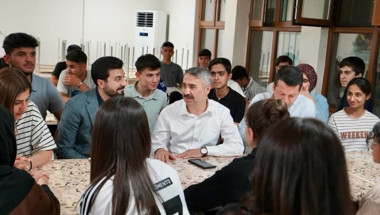 ALKAYIŞ, GENÇLERLE TÜRKİYE YÜZYILI VİZYONUNU PAYLAŞTI.