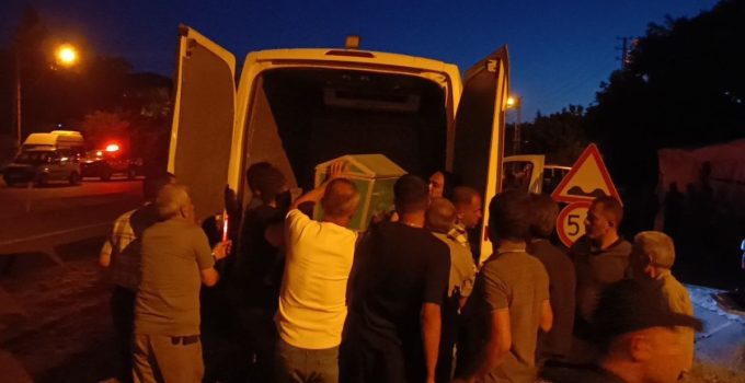 Devrilen otomobilin sürücüsü öldü, eşi ağır yaralandı