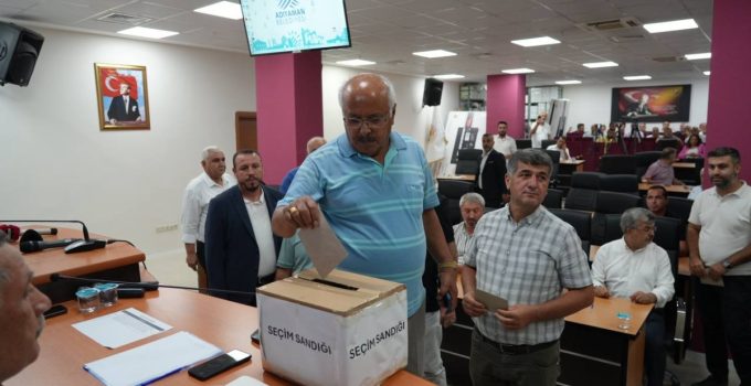 AK Partili meclis üyesi CHP’ye geçti: Ufuk Bayır Adıyaman Belediyesi Başkan Vekilliği’ne seçildi