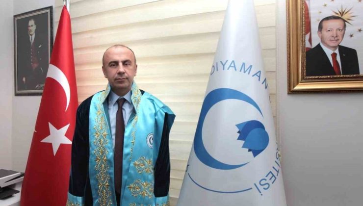 REKTÖR PROF. DR. MEHMET KELEŞ  “15 TEMMUZ ANAYASAL DÜZENİ HEDEF ALAN BİR DARBE TEŞEBBÜSÜNE TANIKLIK ETMİŞTİR”.