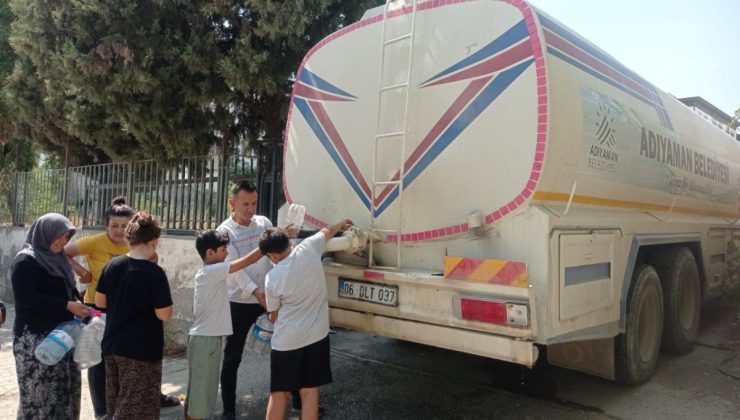 Adıyaman Belediyesi’nden Mahallelere Su Dağıtım Desteği