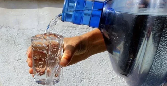 Adıyaman da Vatandaş Marketlere Koştu. Su Satışı Patladı Fiyatlar İkiye Katlandı