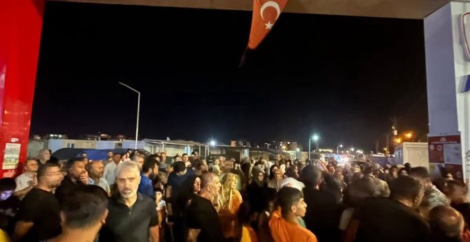 VATANDAŞLARDAN KONTEYNER KENTİN KALDIRILMASINA TEPKİ.