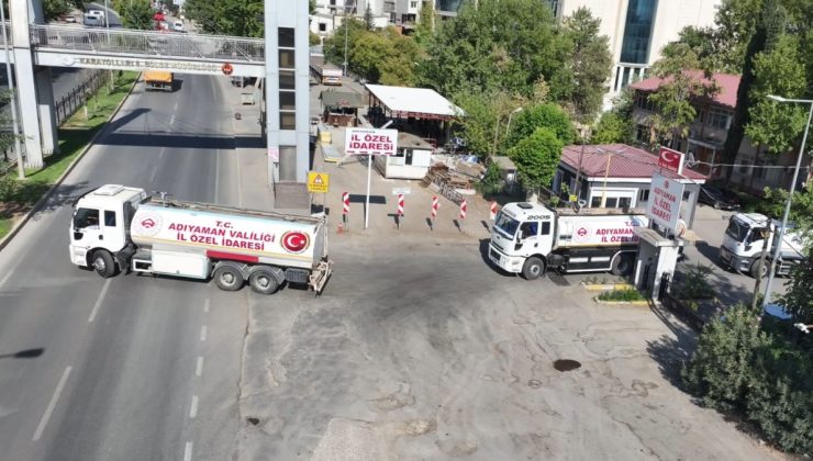 VALİ VAROL’UN” TALİMATIYLA KENT MERKEZİNDE SULAMA ÇALIŞMALARI BAŞLATILDI”