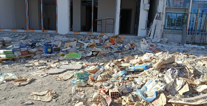 Adıyaman da İnşaat Atıkları Çevreyi Kirletiyor Vatandaş Yetkililere Sitem Ediyor