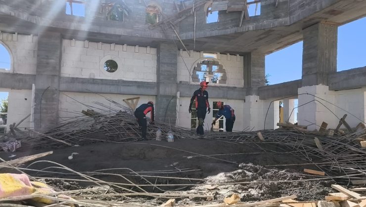 Adıyaman’da facianın eşiğinden dönüldü: cami kubbesi çöktü, 1’i ağır 6 yaralı