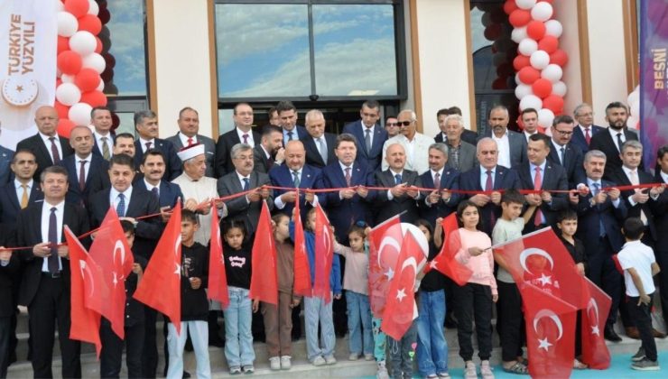 Bakan Tunç Besni’de konuştu: ‘Deprem davalarında adaletli sonuca ulaşacağız’