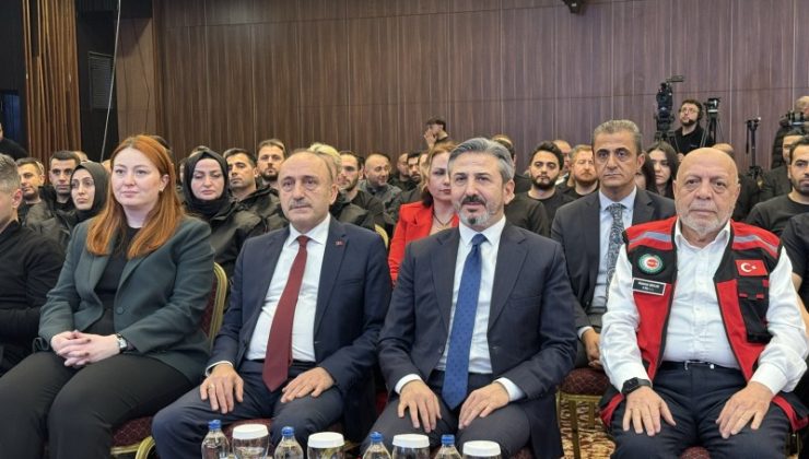 Bakan Yardımcısı Ahmet Aydın, Umut Timi Gönüllüleriyle Bir Araya Geldi