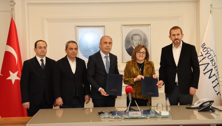 Adıyaman Üniversitesi Besni Kampüsünde Yapılması Planlanan Kapalı Spor Salonunun Protokolü İmzalandı