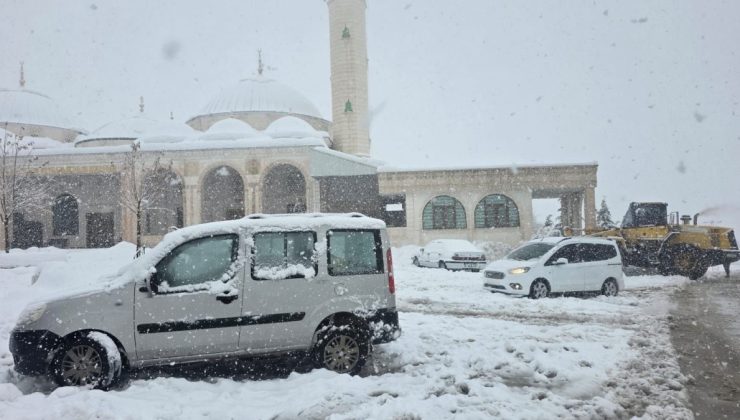Adıyaman’ın Bazı Bölgelerinde Kar Yağışı Etkisini Sürdürüyor