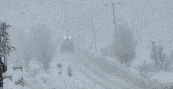 Adıyaman’da yoğun kar yağışı nedeniyle bazı ilçeler ve köylerde eğitime 1 gün ara verildi